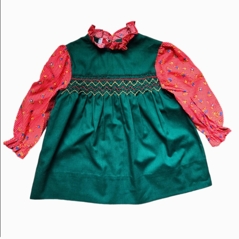 Vintage 1980s mod Christmas holiday green and red cotton cottagecore dress